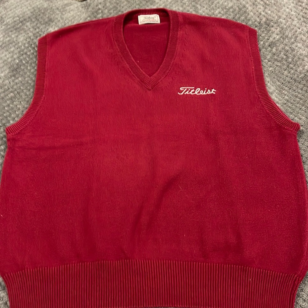 Titleist vest.